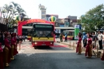 Tuyến xe bus đầu tiên dùng thẻ điện tử tại Hà Nội